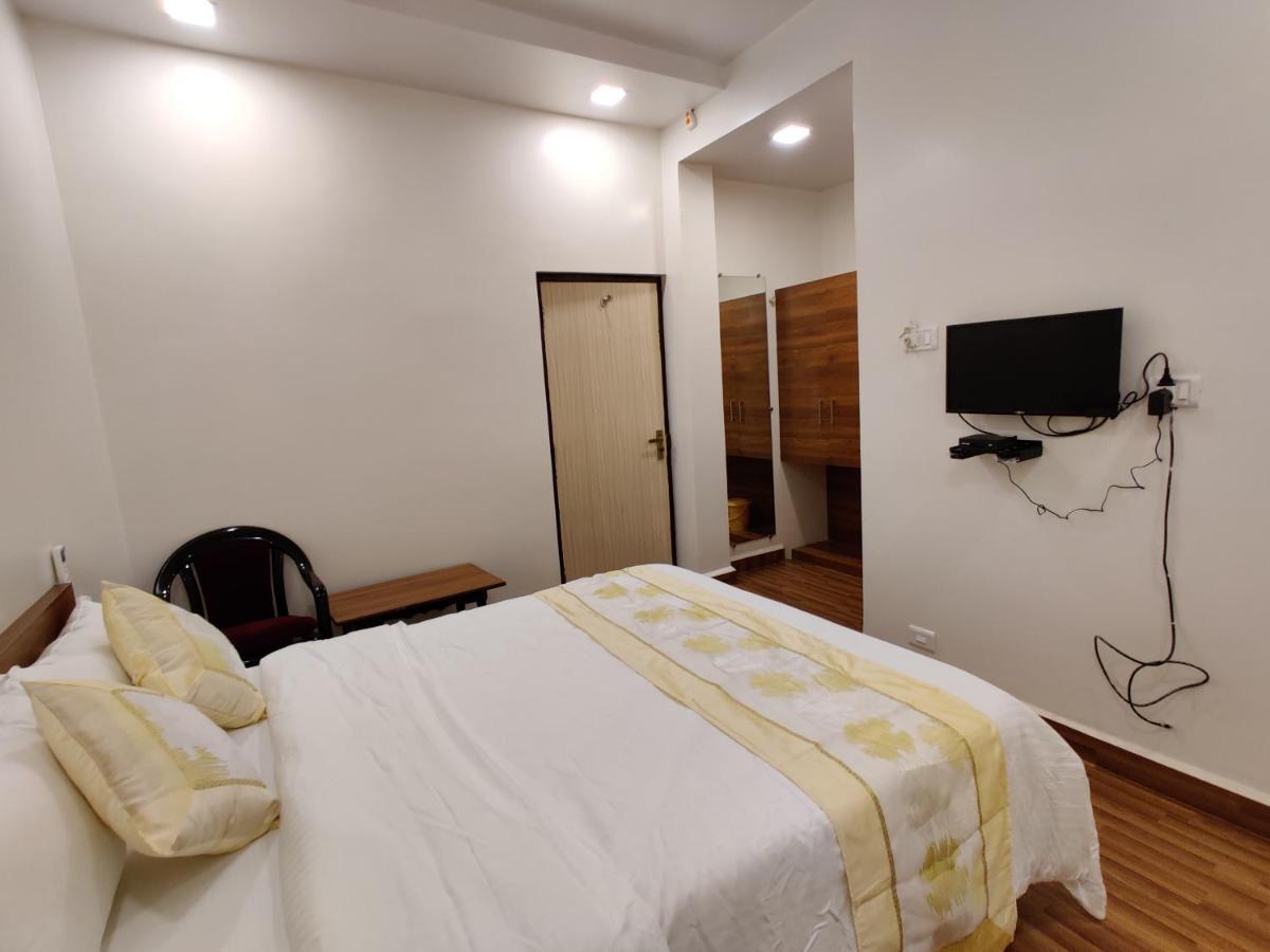 Hotel Surya Grande Kudal  Ngoại thất bức ảnh