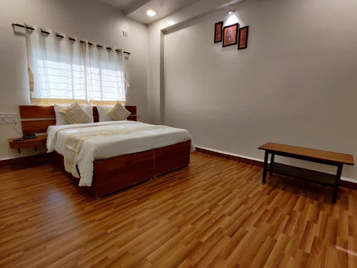 Hotel Surya Grande Kudal  Ngoại thất bức ảnh